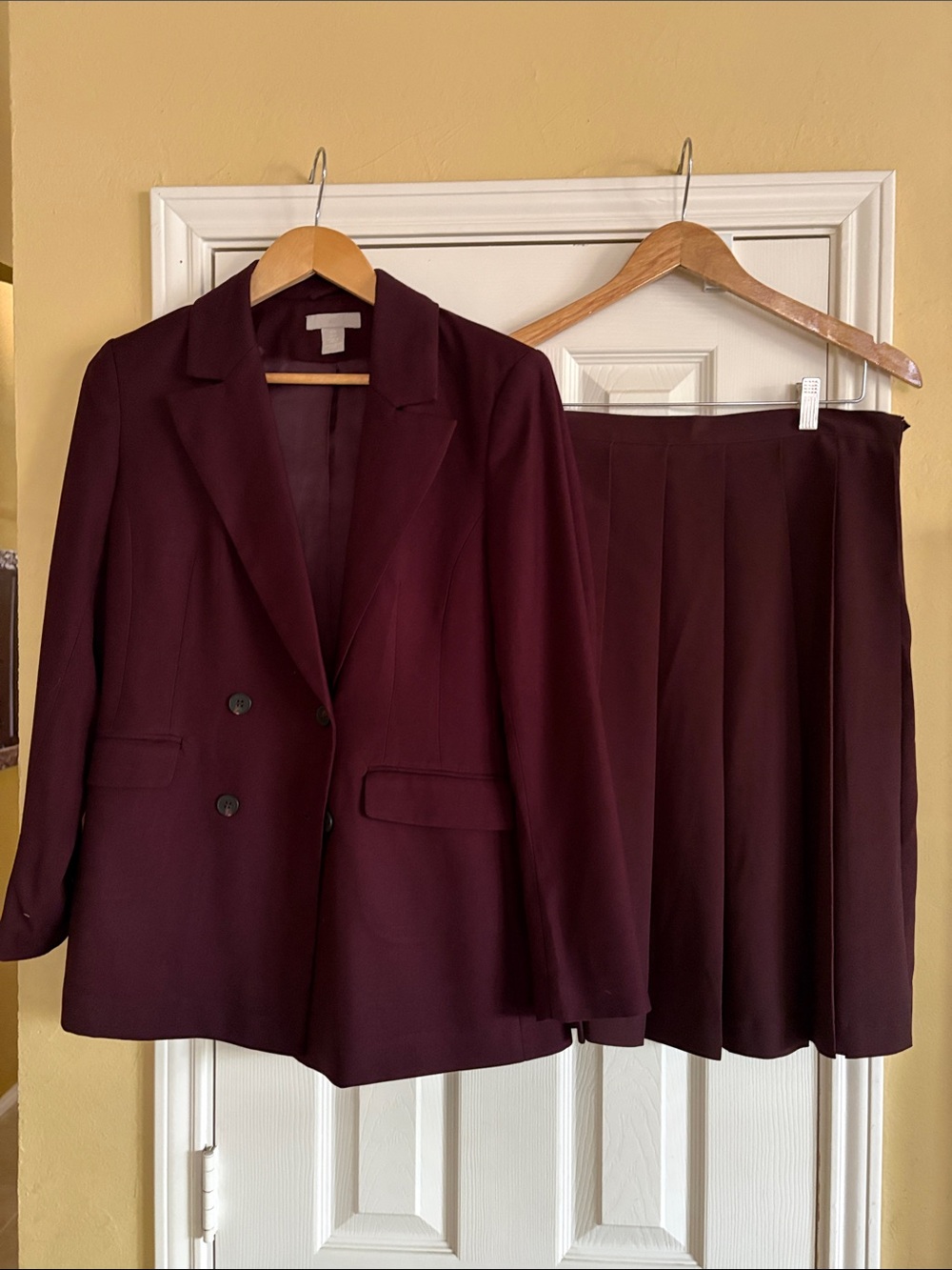 H&M women’s Two-Piece Suit in Deep Burgundy